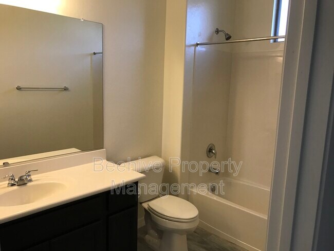 Building Photo - 3014 N 72nd St
