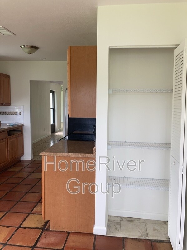 Building Photo - 908 69th Ave W
