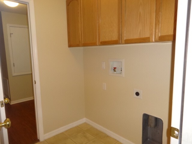 Building Photo - 10434 Boyette Creek Blvd