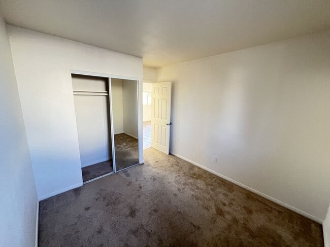 Building Photo - Amazing 4 Bedroom in the Heart of SD!