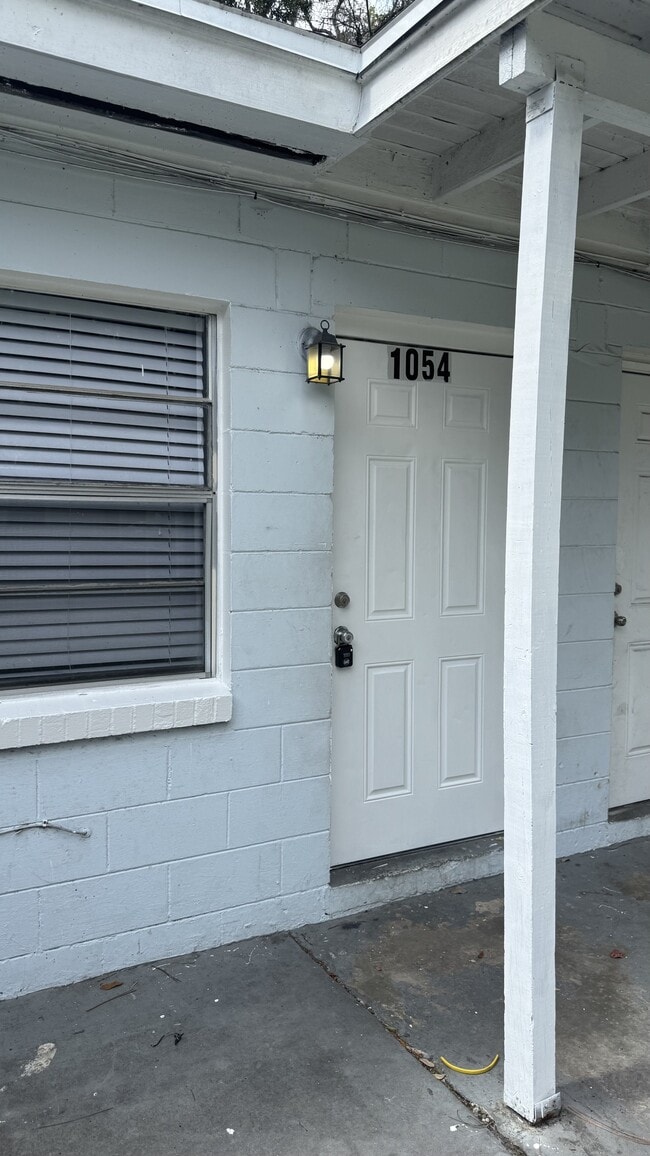 Building Photo - 1054 Maynard St