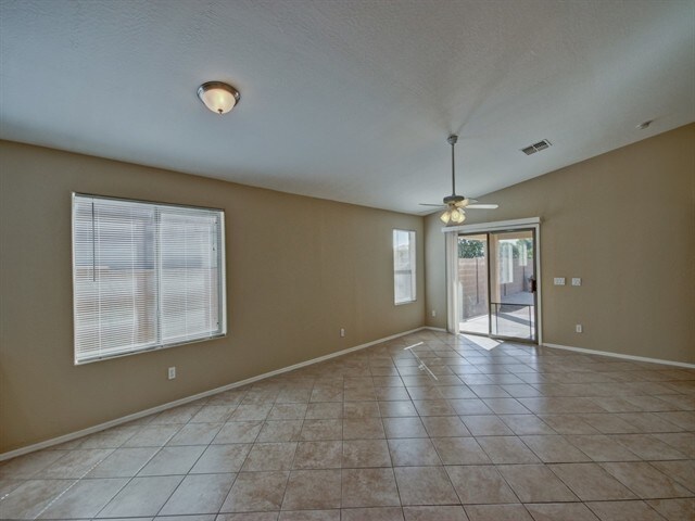 Building Photo - 8110 S 48th Ln