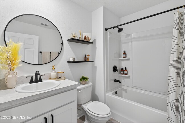 Building Photo - 33 Coastline Wy