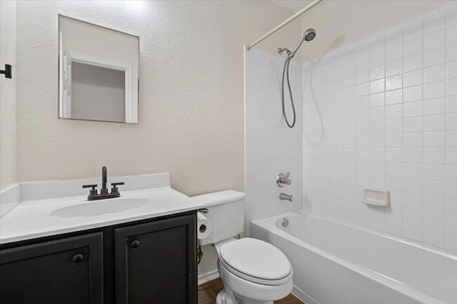 Building Photo - 1208 Dexford Dr