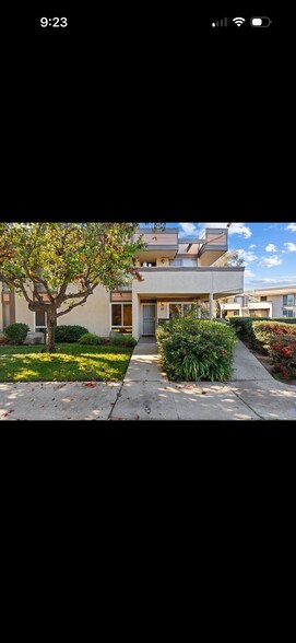 Building Photo - 745 E Bradley Ave