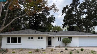 Building Photo - 819 Rosedale Ave