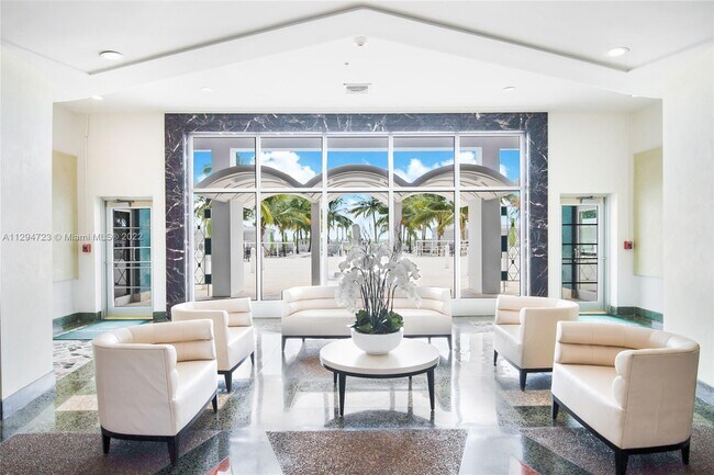 Building Photo - 4925 Collins Ave