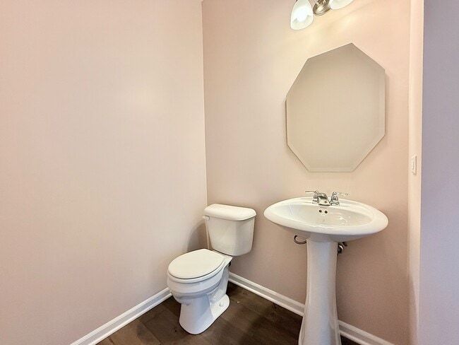 Building Photo - 4216 Chelsea Mnr Cir