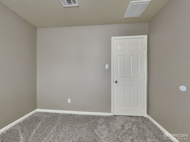 Building Photo - 210 Teron Dr