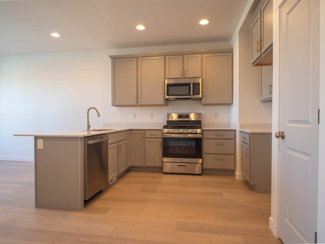 Building Photo - 3545 Hardman Way
