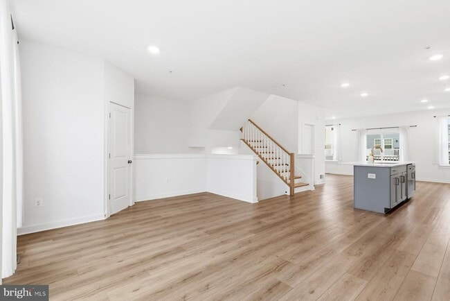 Building Photo - 614 Glenn Lk Dr