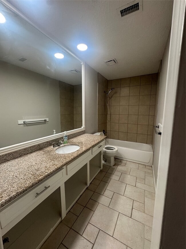 Building Photo - 21430 Park Brook Dr