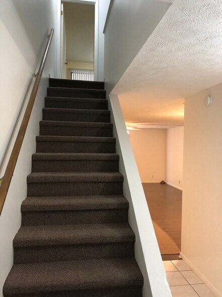 Building Photo - 2108 Northeast 38th Avenue