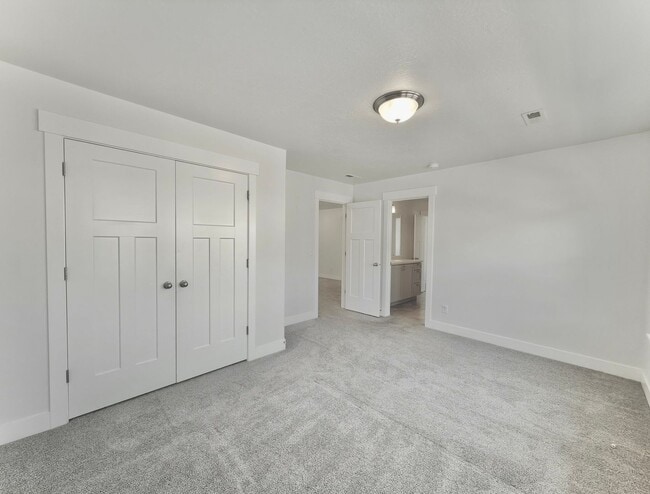 Building Photo - 3 Bed | 2.5 Bath | 2,365 sq ft above grade | Full unfinished basement | 2-car garage