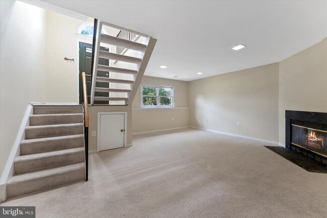 Building Photo - 7385 Emerald Dr