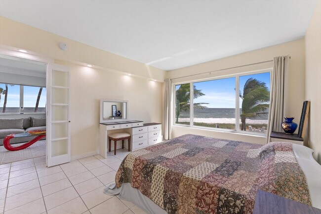 Building Photo - 1041 Hillsboro Mile