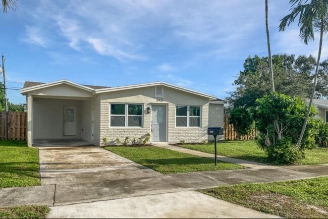 Building Photo - 2421 NW 152nd St