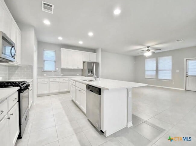 Building Photo - 816 Alta Wy