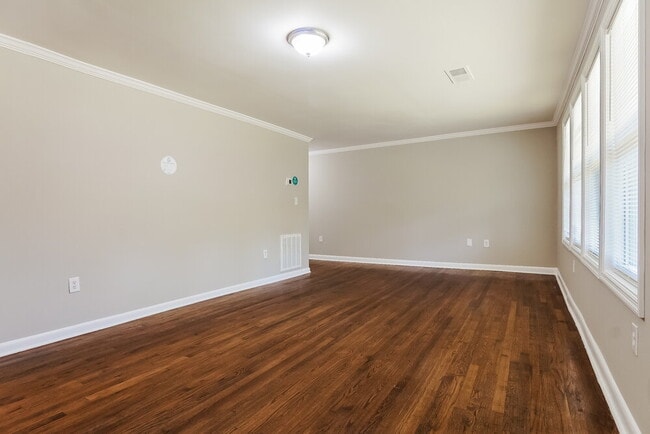 Building Photo - 328 Pleasant Valley Dr