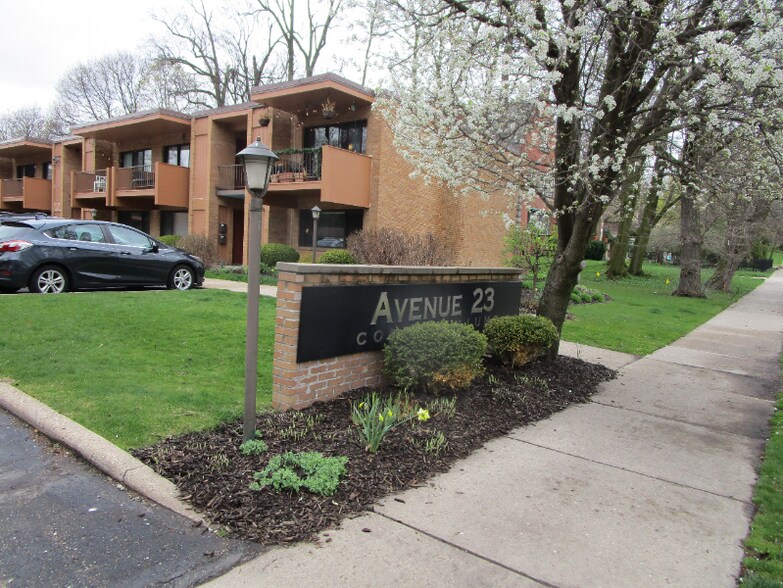 Primary Photo - 23 College Ave SE