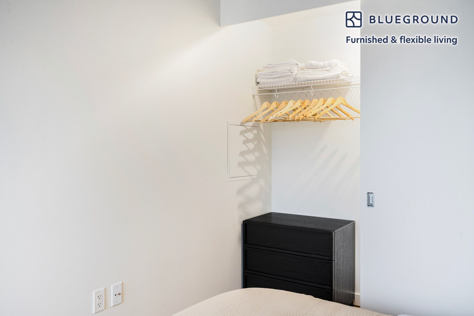 Building Photo - 225 Cedar St