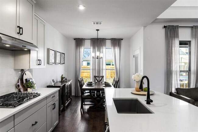 Building Photo - 2233 Santa Isabella Dr