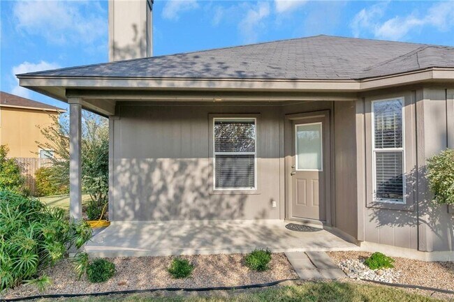 Building Photo - 310 Stewart Dr