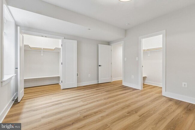Building Photo - 6101 Berkshire Dr