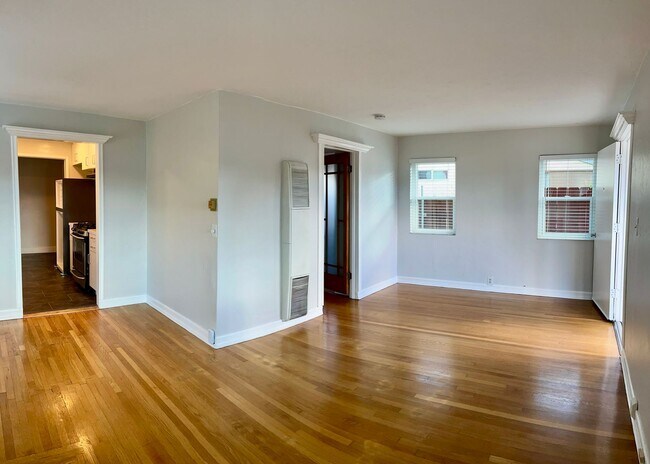 Building Photo - OPEN HOUSE 3/28 - Charming Single Family Home