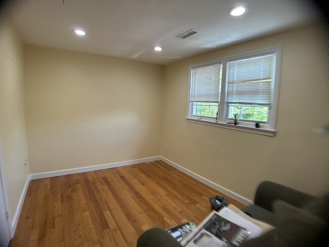 Building Photo - 41 Davis Ave