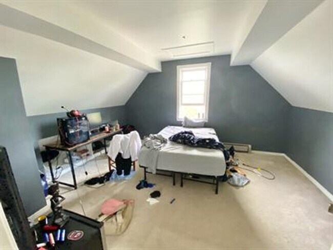 Building Photo - 5 Calarco Ct