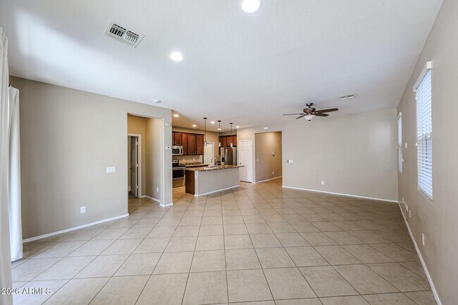 Building Photo - 12041 W Cottontail Ln