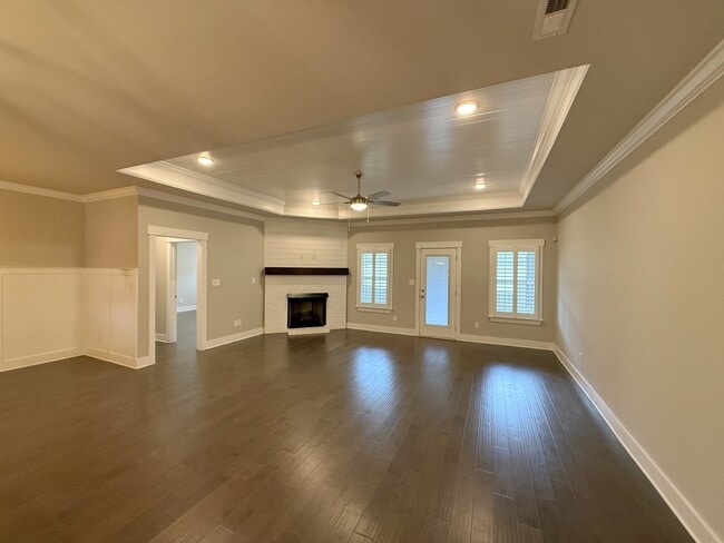 Building Photo - 408 Raleigh Elm Dr