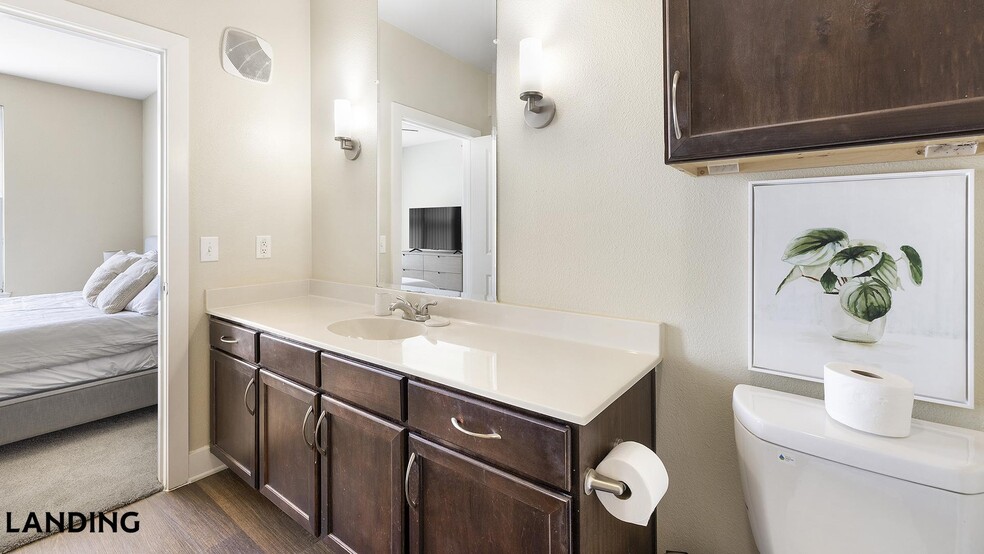 Building Photo - 7373 Valley View Ln