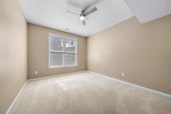 Building Photo - 130 Candler Ct