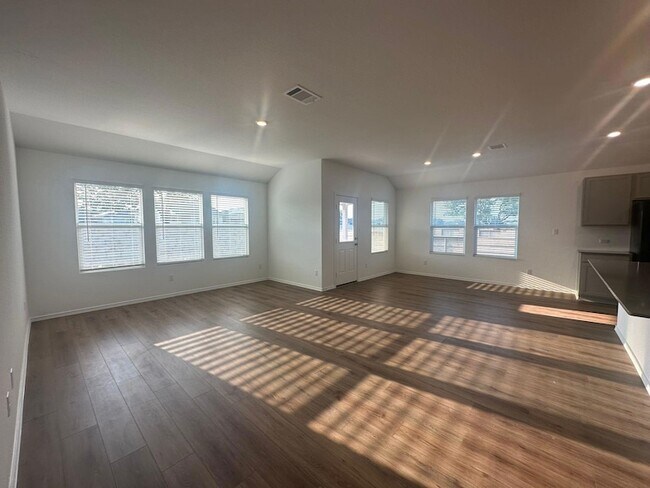 Building Photo - 167 Jeffers