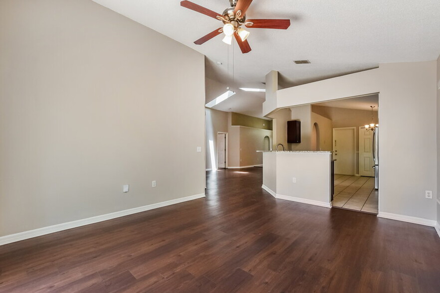 Building Photo - 4202 Mendenwood Ln