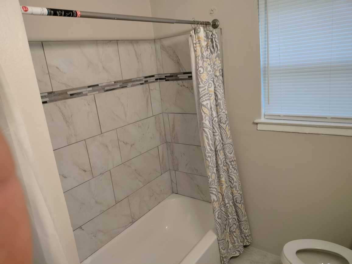 Bathroom - 917 W Michigan Ave
