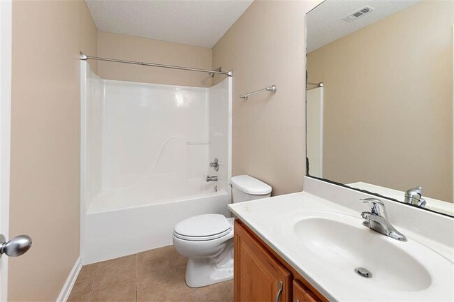 Building Photo - 220 Promise Ln