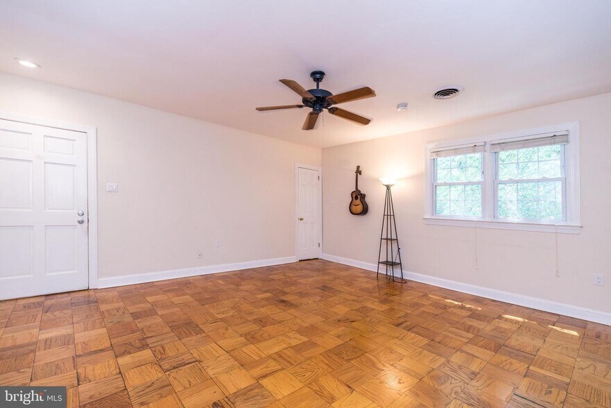 Building Photo - 704 Yardley Cmn