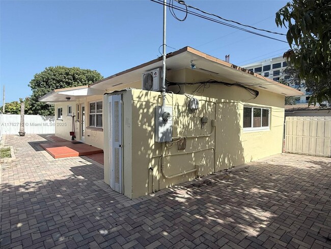 Building Photo - 1642 NE 124th Ln