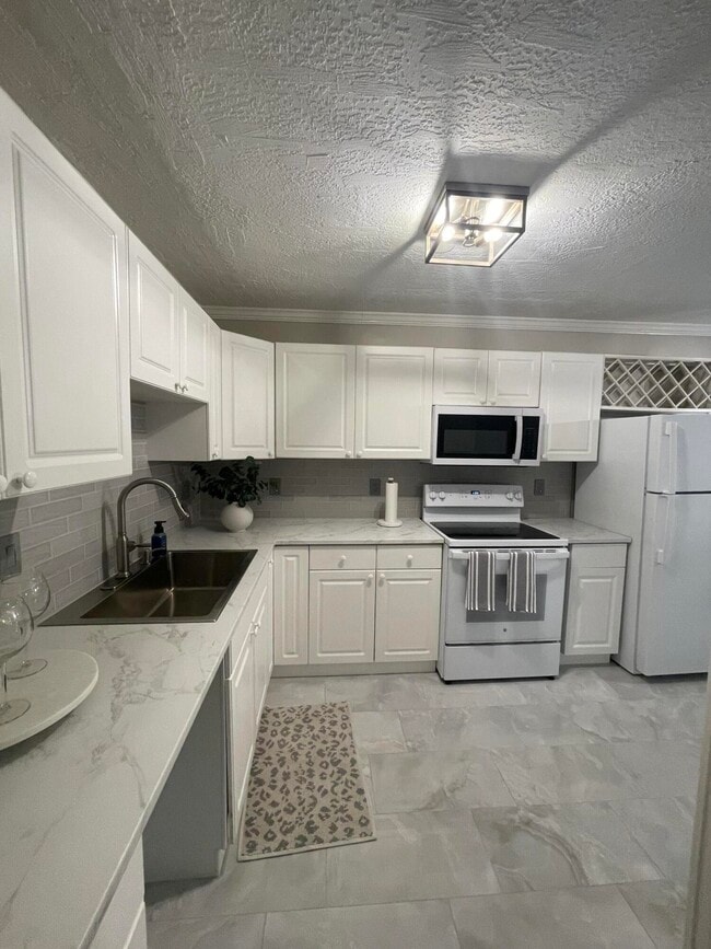 Building Photo - 5 N Deleon Ave