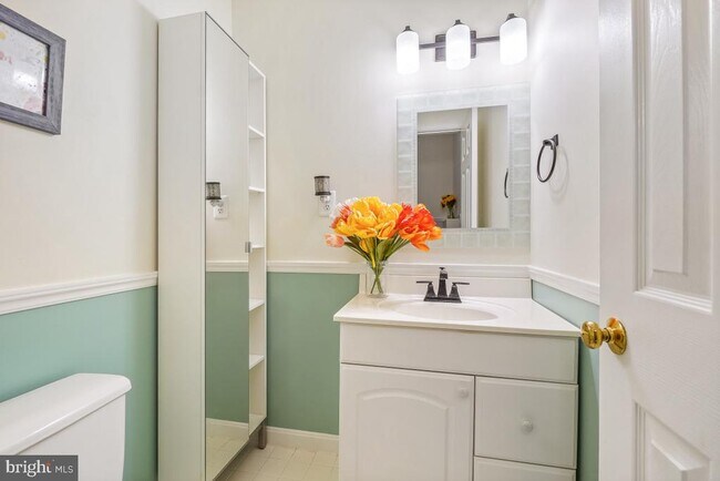 Building Photo - 46934 Trumpet Cir