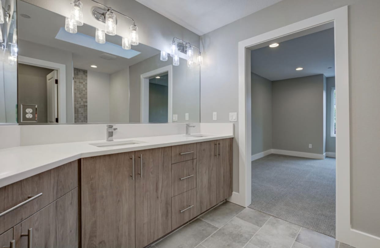 Building Photo - 6049 NE Flanders St