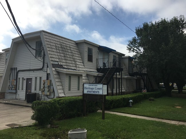 Side View Apartments - Heritage Court