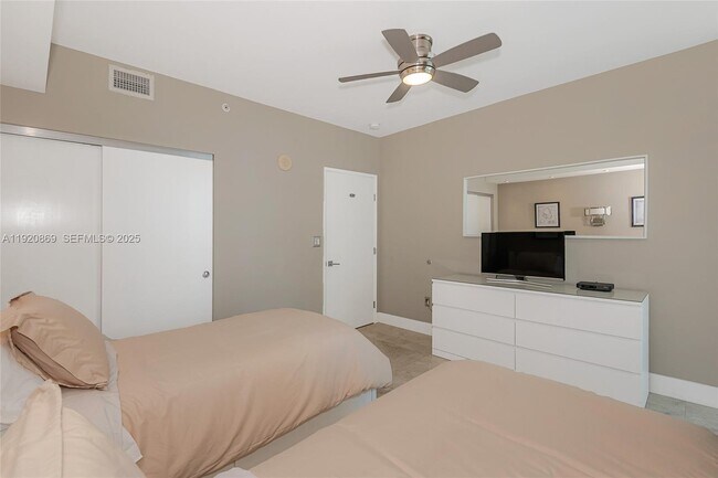 Building Photo - 17555 Atlantic Blvd