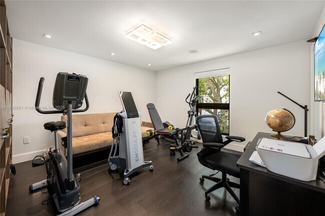 Building Photo - 9465 NW 52nd Doral Ln