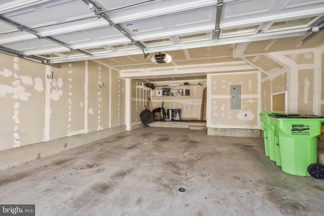 Building Photo - 5114 Vos Ln