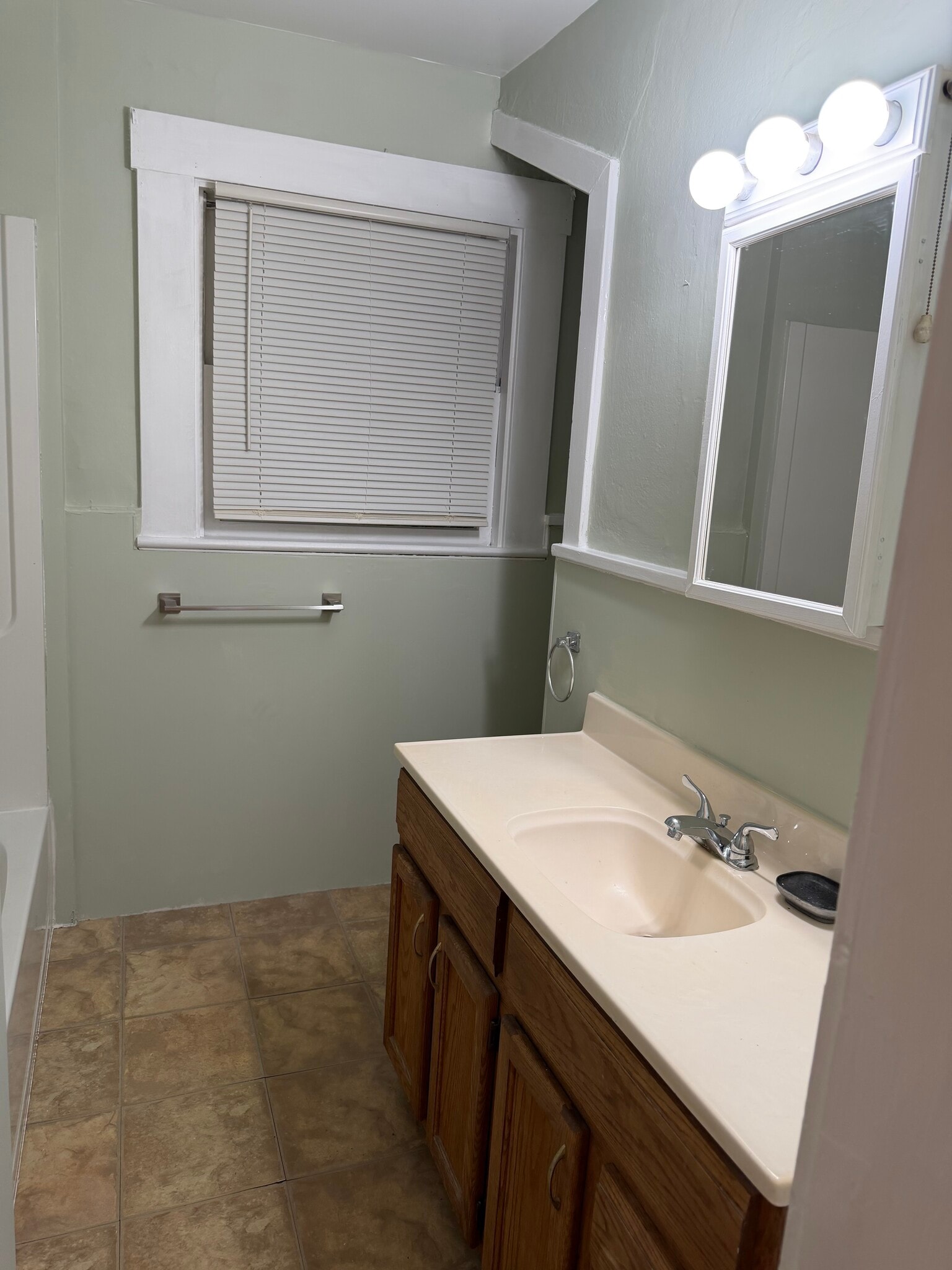 Building Photo - 276 Merriman Rd