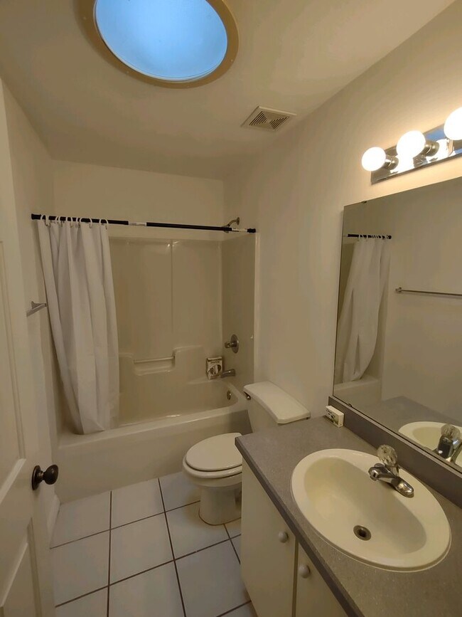 Building Photo - NEW VINYL PLANK FLOORING!! Pine Lakes Subdivision Corner Lot!